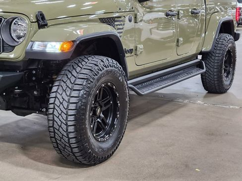 Used 2025 Jeep Gladiator Sport image 17