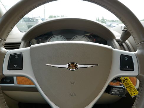 Used 2010 Chrysler Town & Country Limited FWD image 25