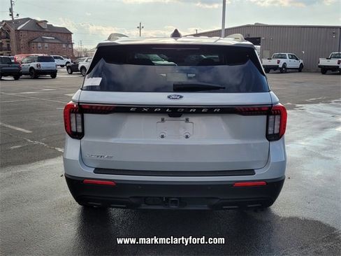New 2026 Ford Explorer Active image 8