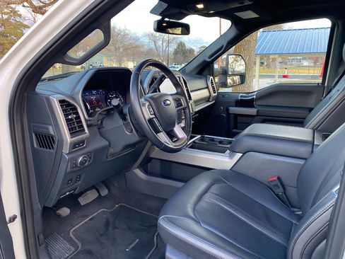 Used 2022 Ford F350 Platinum image 18