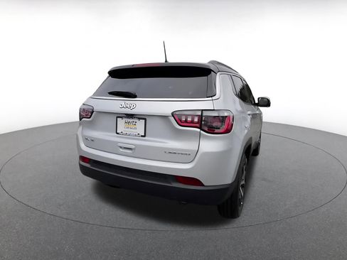 Used 2025 Jeep Compass Limited image 15