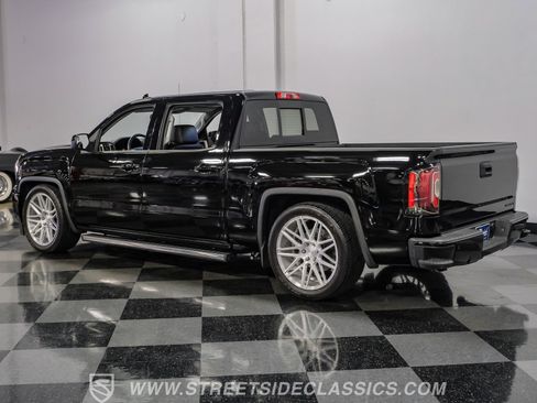 Used 2017 GMC Sierra 1500 Denali w/ Denali Ultimate Package AWD/4WD image 8