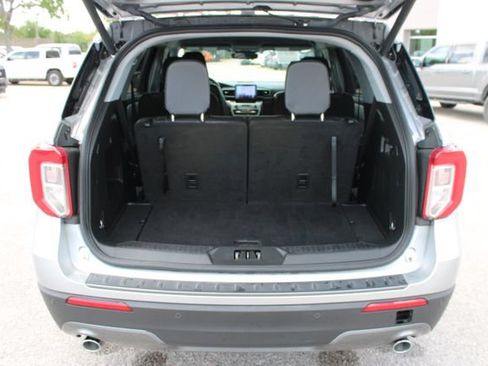 Used 2023 Ford Explorer XLT w/ Equipment Group 202A RWD image 7