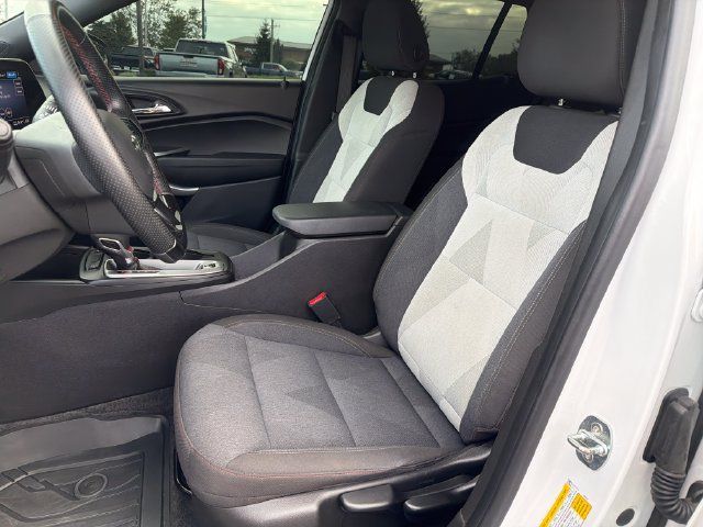 Certified 2024 Chevrolet Trax RS w/ Driver Confidence Package FWD image 9