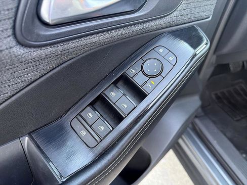 Used 2023 Nissan Rogue SV image 10