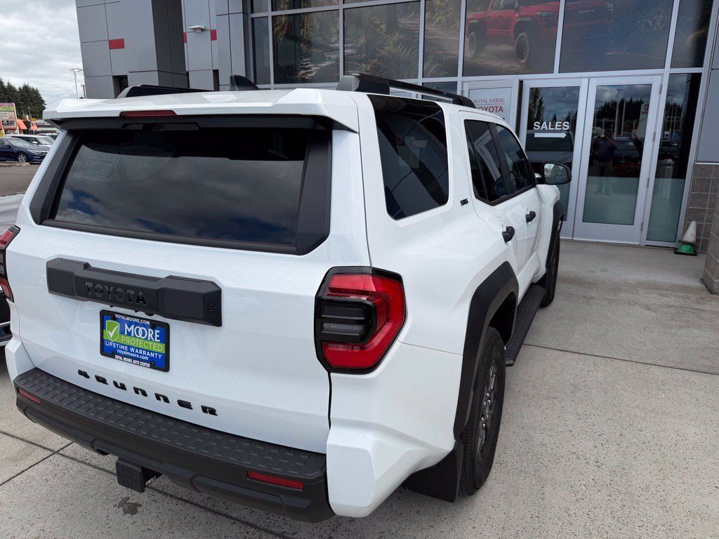 Used 2026 Toyota 4Runner SR5 RWD image 6
