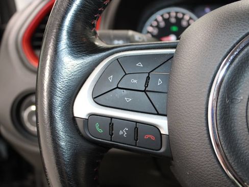 Used 2018 Jeep Renegade Trailhawk AWD/4WD image 16