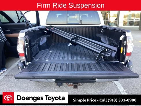 Used 2013 Toyota Tacoma 4x4 Double Cab w/ Limited Pkg image 11