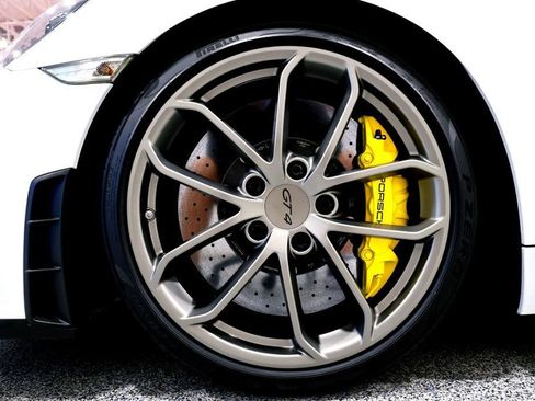 Used 2023 Porsche 718 Cayman GT4 RWD image 37