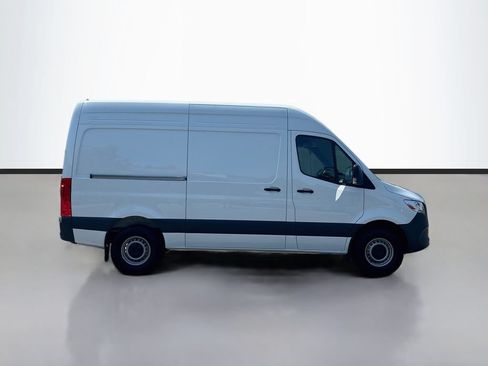 Used 2025 Mercedes-Benz Sprinter 2500 image 2