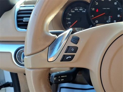 Used 2015 Porsche Boxster image 16