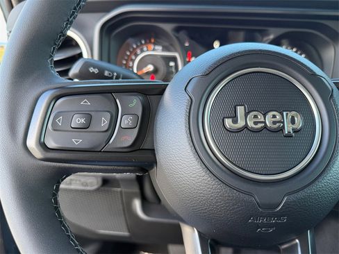 New 2025 Jeep Gladiator Sport image 25