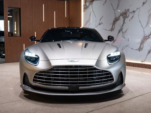 Used 2024 Aston Martin DB12 Coupe RWD image 4