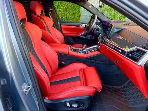 Used 2026 BMW X6 M Competition w/ Executive Package AWD/4WD image 60