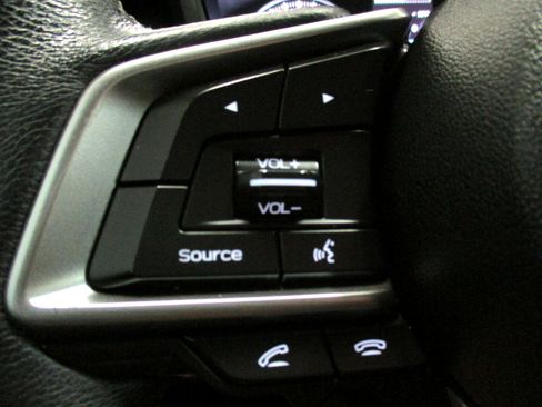 Used 2021 Subaru Outback Limited image 22