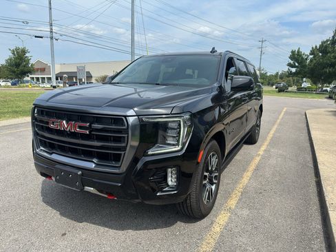 Used 2024 GMC Yukon XL AT4 w/ AT4 Premium Plus Package AWD/4WD image 8