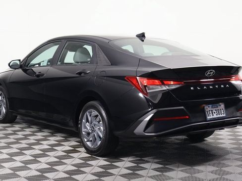 Used 2024 Hyundai Elantra SEL FWD image 6