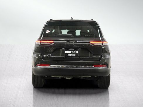 Used 2023 Jeep Grand Cherokee Limited AWD/4WD image 4