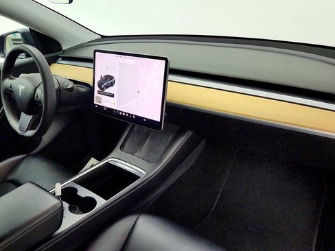 Used 2021 Tesla Model Y Long Range AWD/4WD image 30