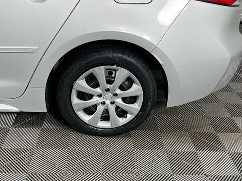Used 2020 Toyota Corolla LE image 29