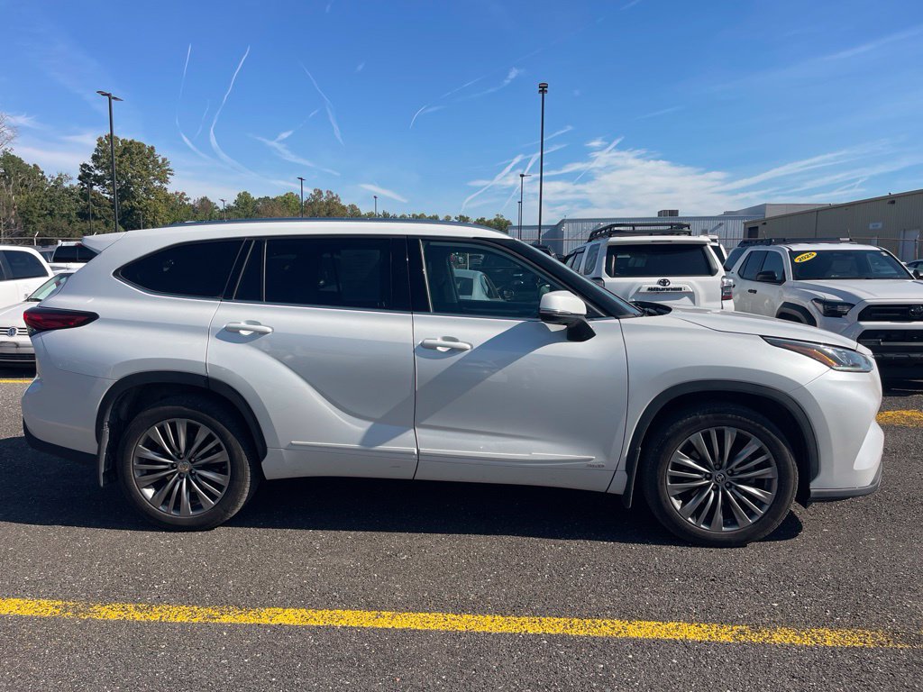 Used 2022 Toyota Highlander Platinum AWD/4WD image 6