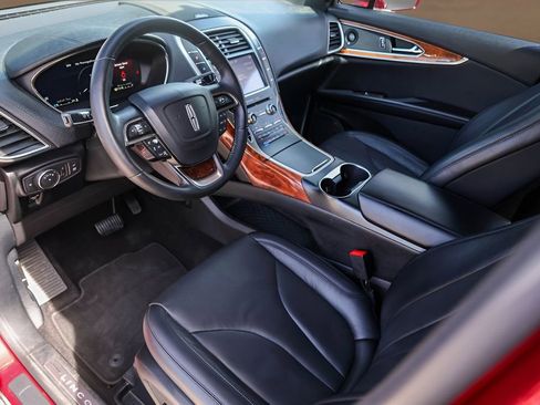 Used 2019 Lincoln Nautilus Reserve image 10