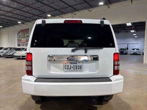 Used 2012 Jeep Liberty Sport image 11