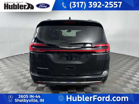 Used 2021 Chrysler Pacifica Touring-L FWD image 7