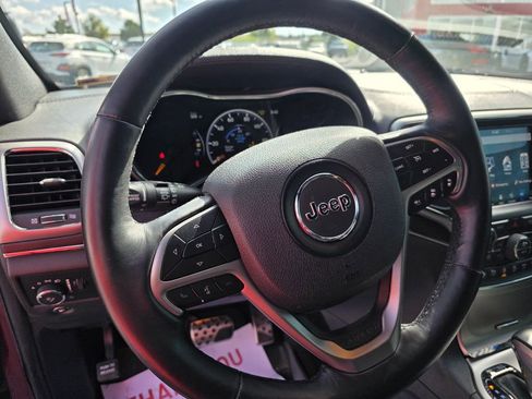 Used 2018 Jeep Grand Cherokee High Altitude AWD/4WD image 17