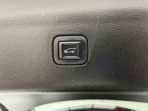 Used 2019 Buick Enclave Premium AWD/4WD image 34