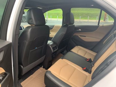 Used 2023 Chevrolet Equinox Premier image 11