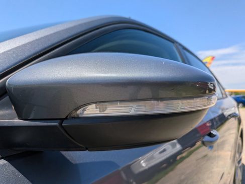 Used 2018 Volkswagen Passat 2.0T R-Line FWD image 12