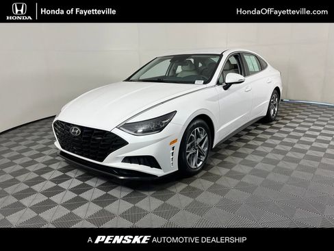 Used 2023 Hyundai Sonata SEL FWD image 1