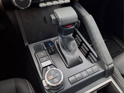 Used 2024 Toyota Tacoma TRD Off-Road image 8