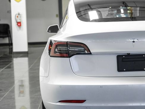 Used 2019 Tesla Model 3 Long Range RWD image 40