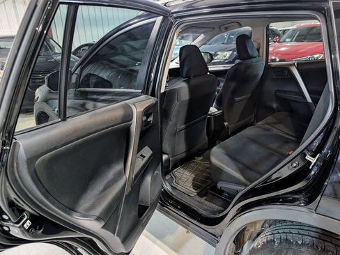 Used 2014 Toyota RAV4 LE AWD/4WD image 19