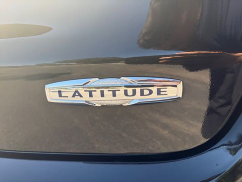 Used 2024 Jeep Compass Latitude AWD/4WD image 25