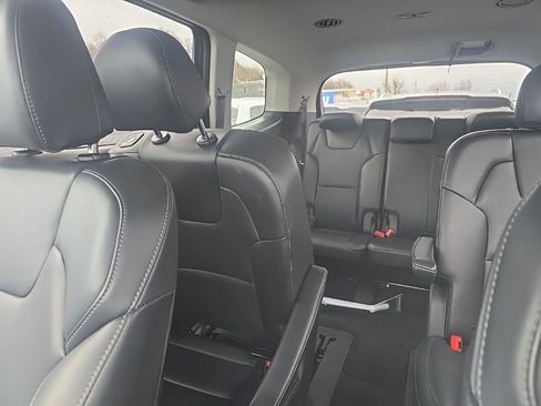 Used 2025 Kia Telluride S image 7