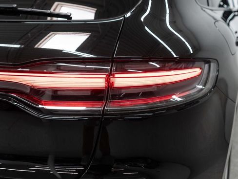 Used 2024 Porsche Macan AWD/4WD image 47