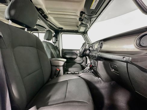 Used 2018 Jeep Wrangler Unlimited Sport AWD/4WD image 29