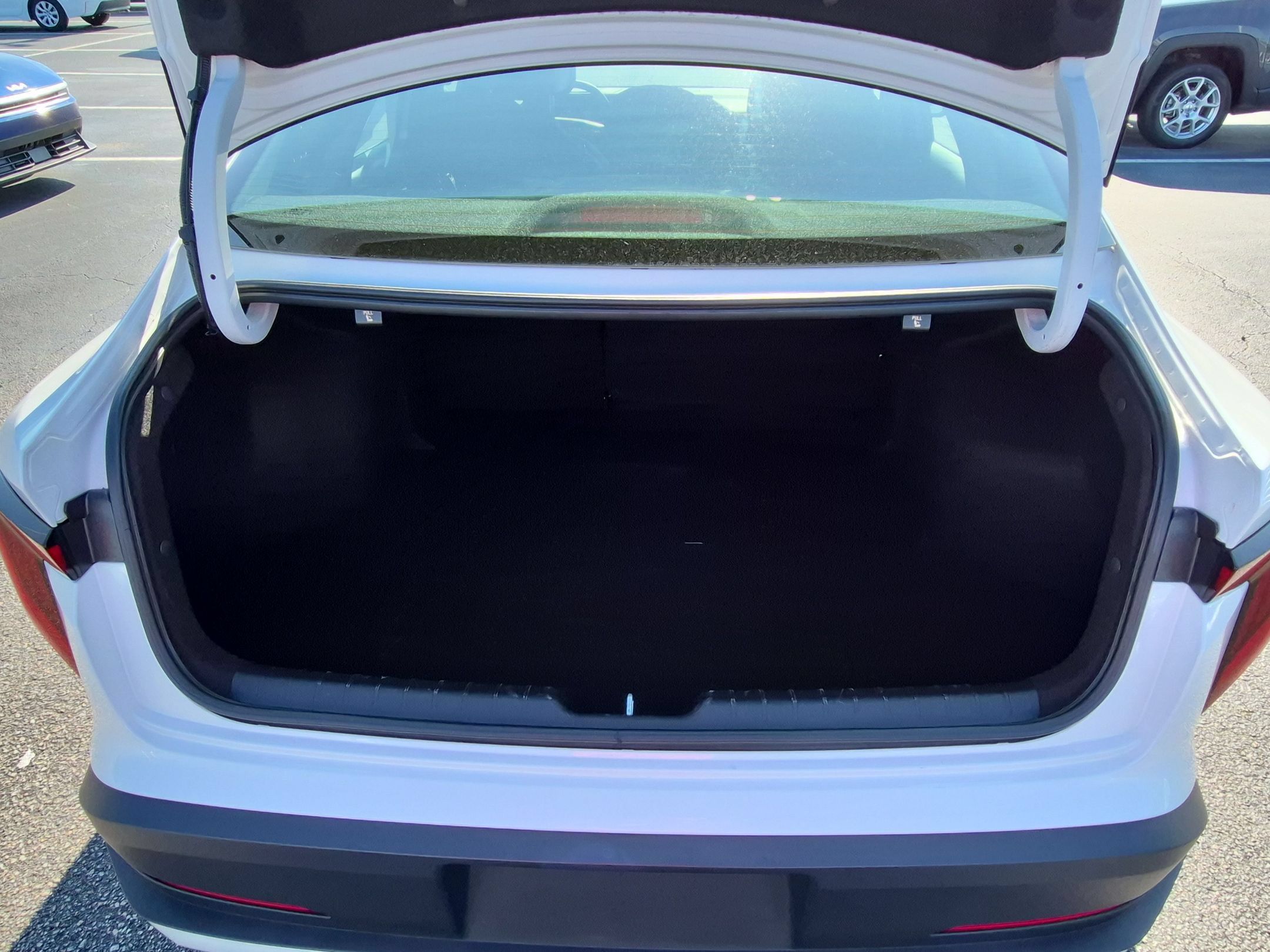 Used 2025 Kia K4 FWD image 30