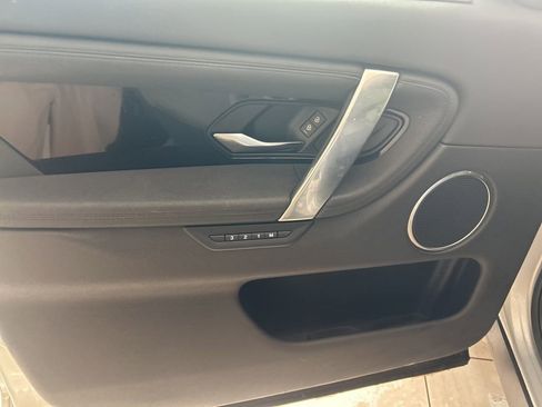 Used 2021 Land Rover Discovery Sport S image 3