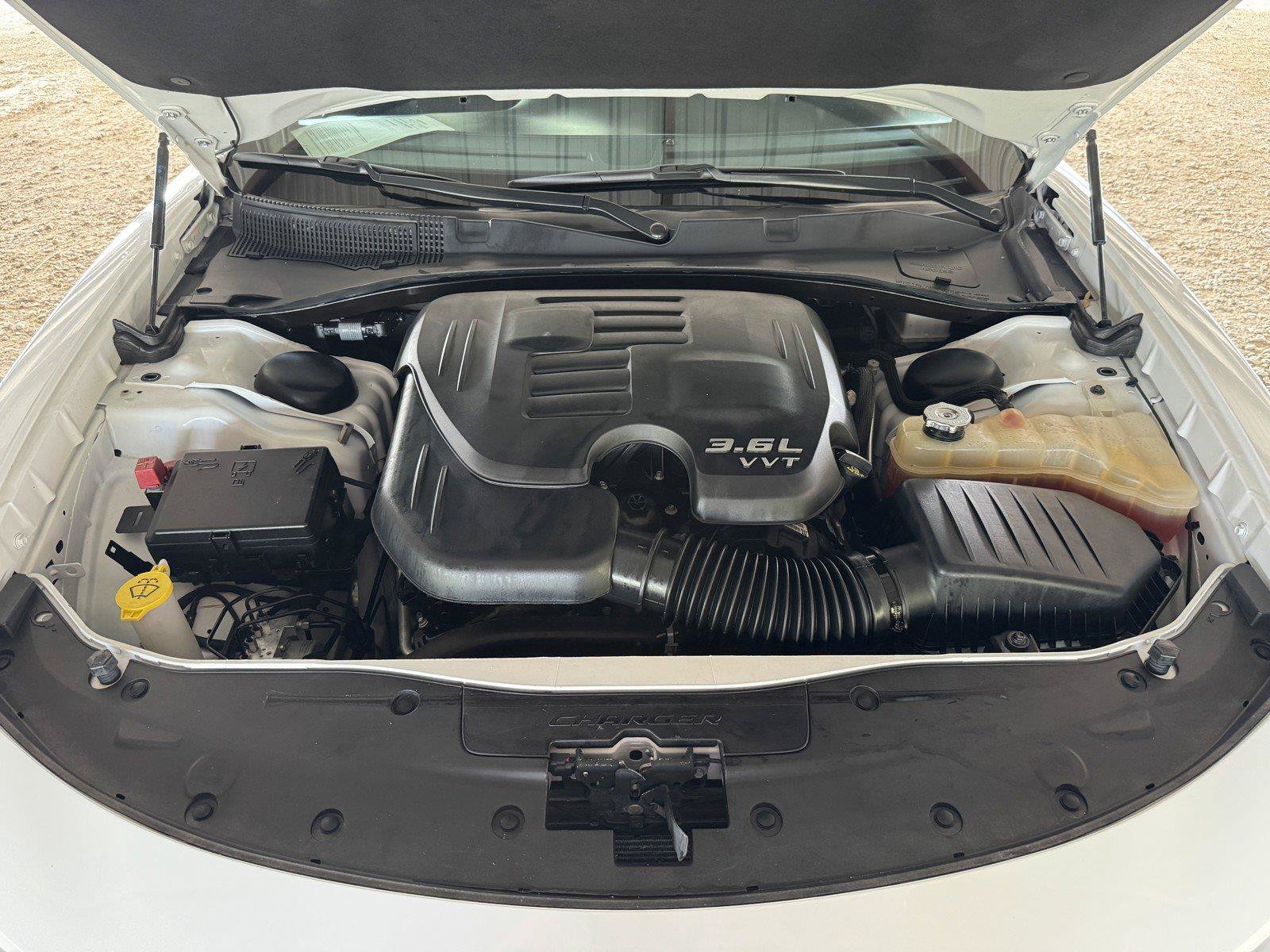 Used 2022 Dodge Charger SXT w/ Plus Group RWD image 43