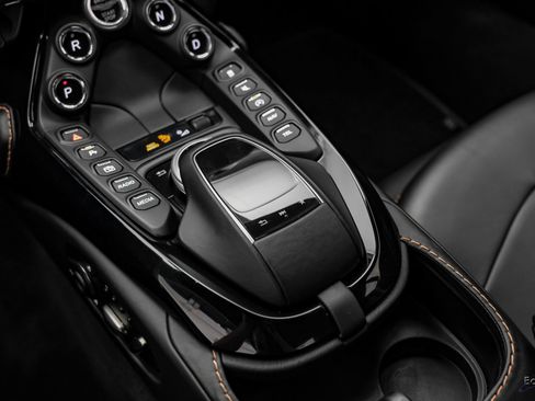 Used 2020 Aston Martin V8 Vantage Coupe RWD image 63