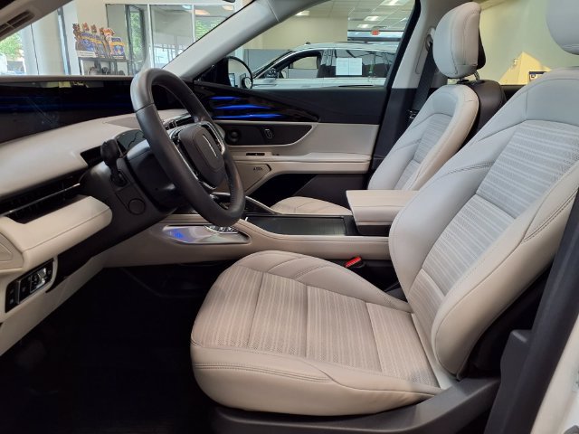 Certified 2026 Lincoln Nautilus Reserve AWD/4WD image 4