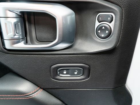 Used 2020 Jeep Gladiator Rubicon image 16