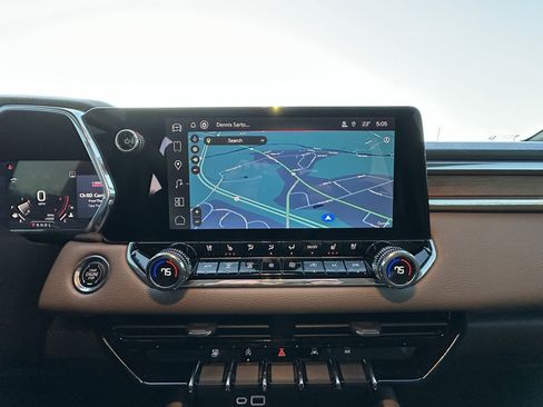 Used 2023 GMC Canyon Denali image 7