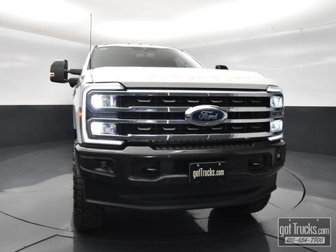 Used 2025 Ford F350 King Ranch w/ FX4 Off-Road Package AWD/4WD image 54