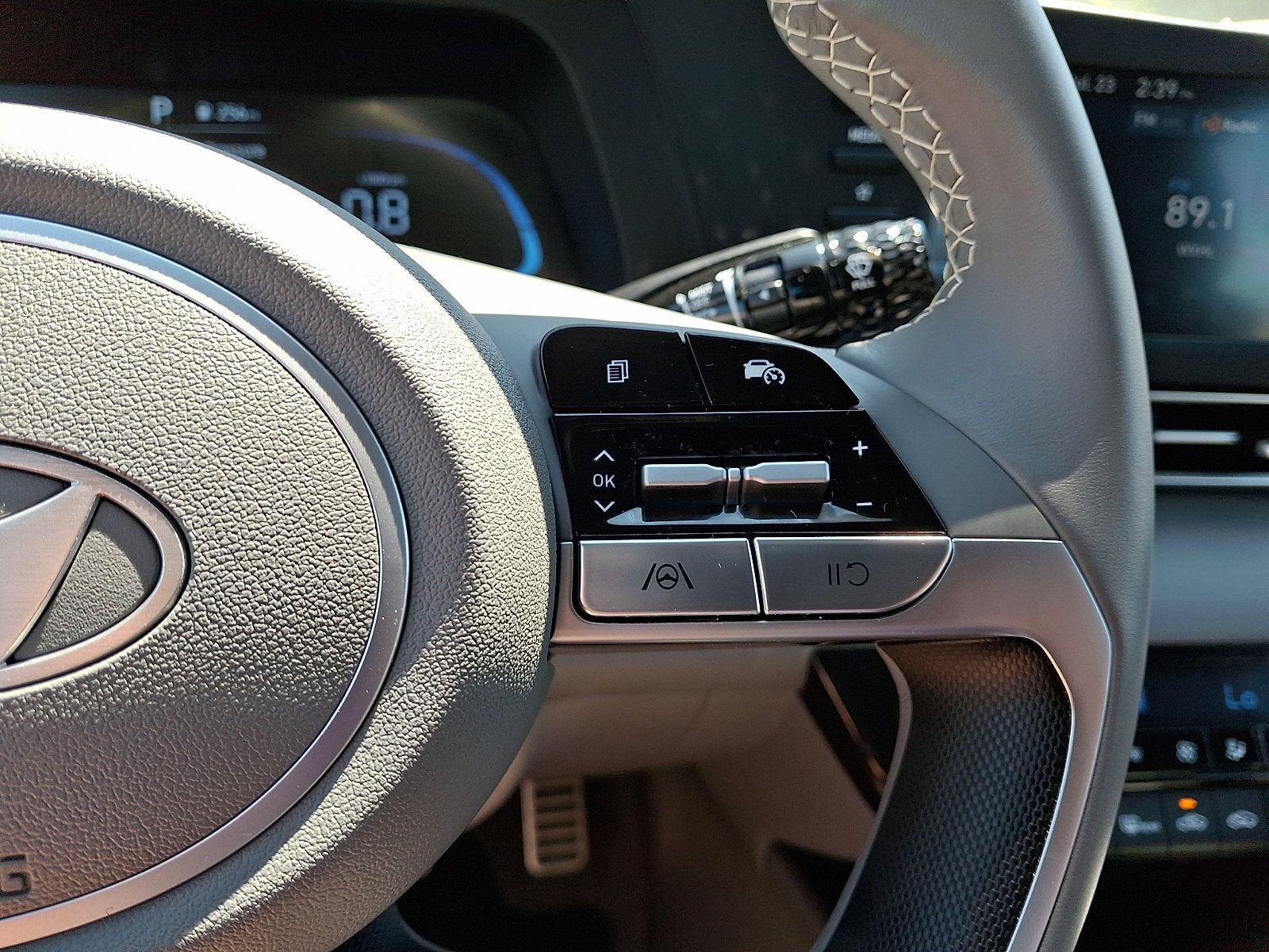 Certified 2025 Hyundai Elantra Sport FWD image 20