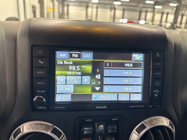 Used 2016 Jeep Wrangler Unlimited Sahara w/ Dual Top Group AWD/4WD image 24